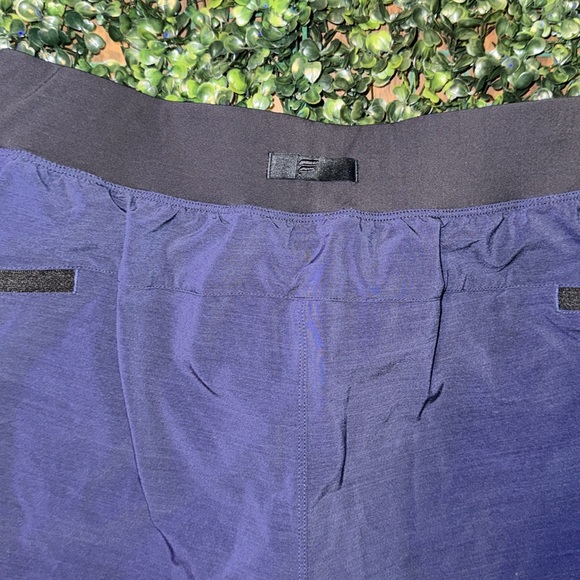 Men’s Fabletics Athletic Lined shorts - Picture 3 of 4